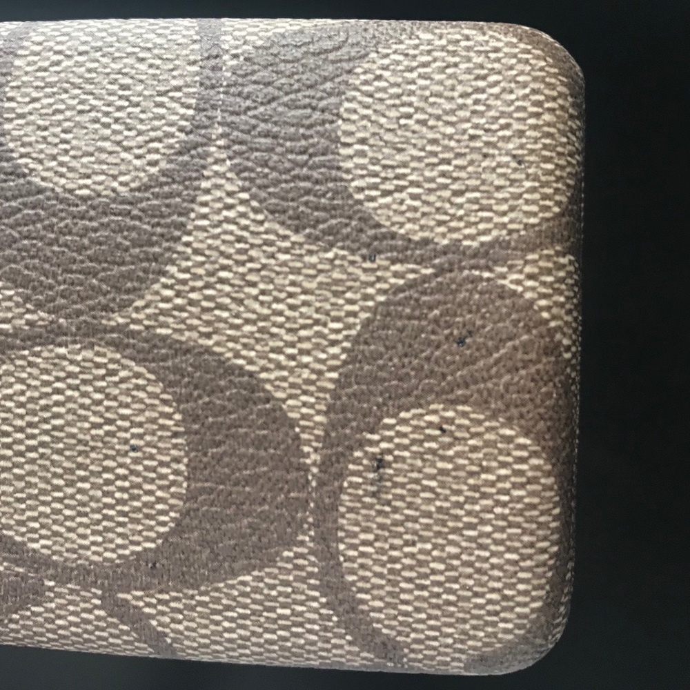 Coach eyeglass case. Good condition! - Picture 4 of 4